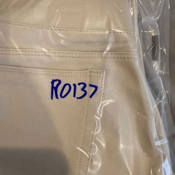 Stoosh Pull On Stretch Pants Creamy Beige Khaki Legging Size Medium - Picture 10 of 10